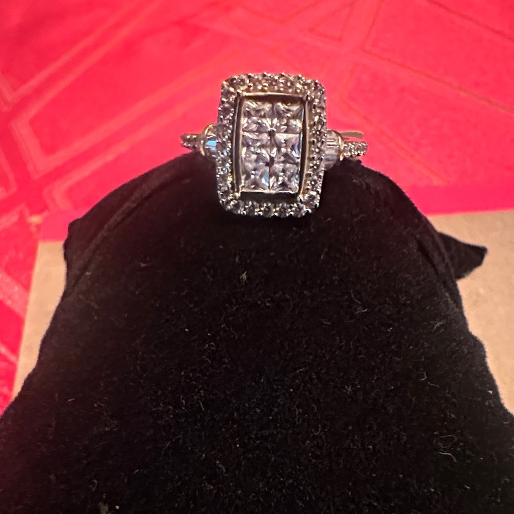 Elegant Silver Women's Ring